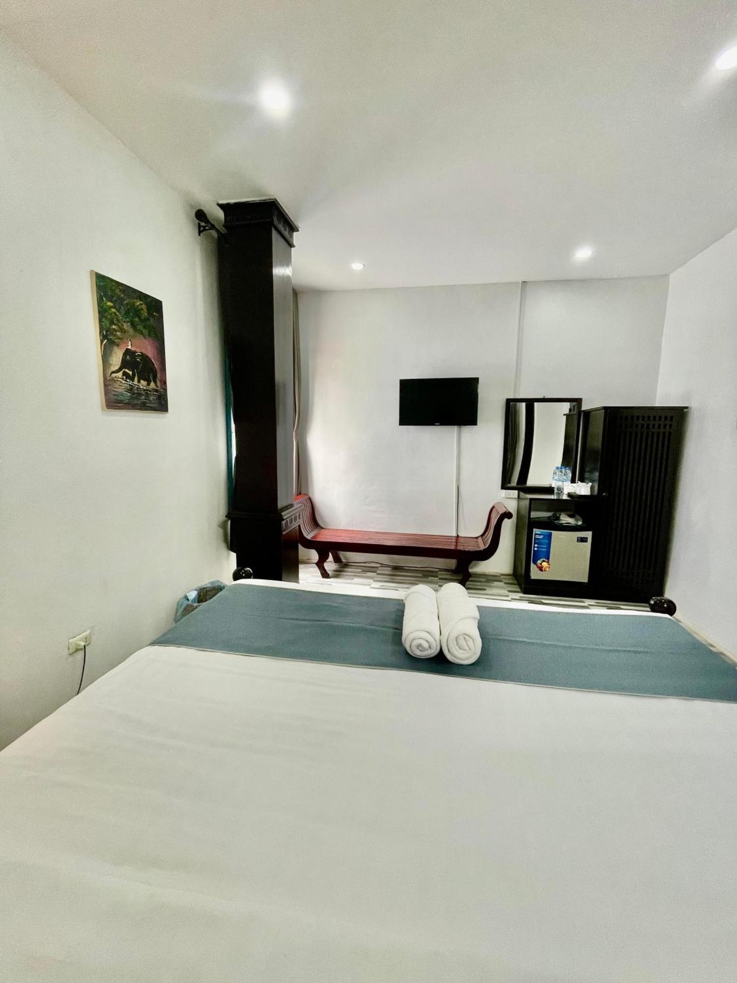 Villa Merry Lao Ban Aphay 루앙프라방 외부 사진