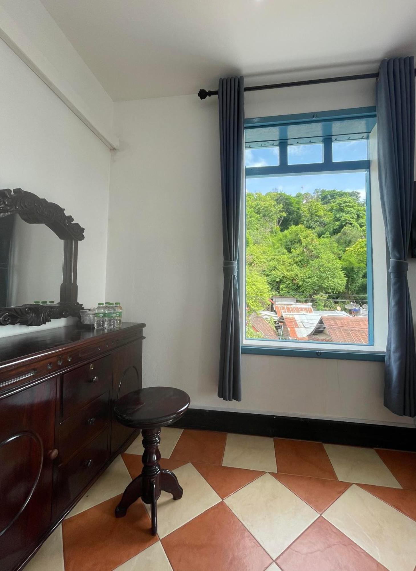 Villa Merry Lao Ban Aphay 루앙프라방 외부 사진