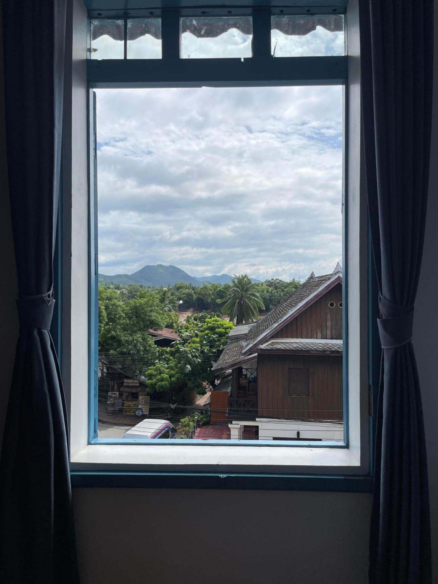 Villa Merry Lao Ban Aphay 루앙프라방 외부 사진