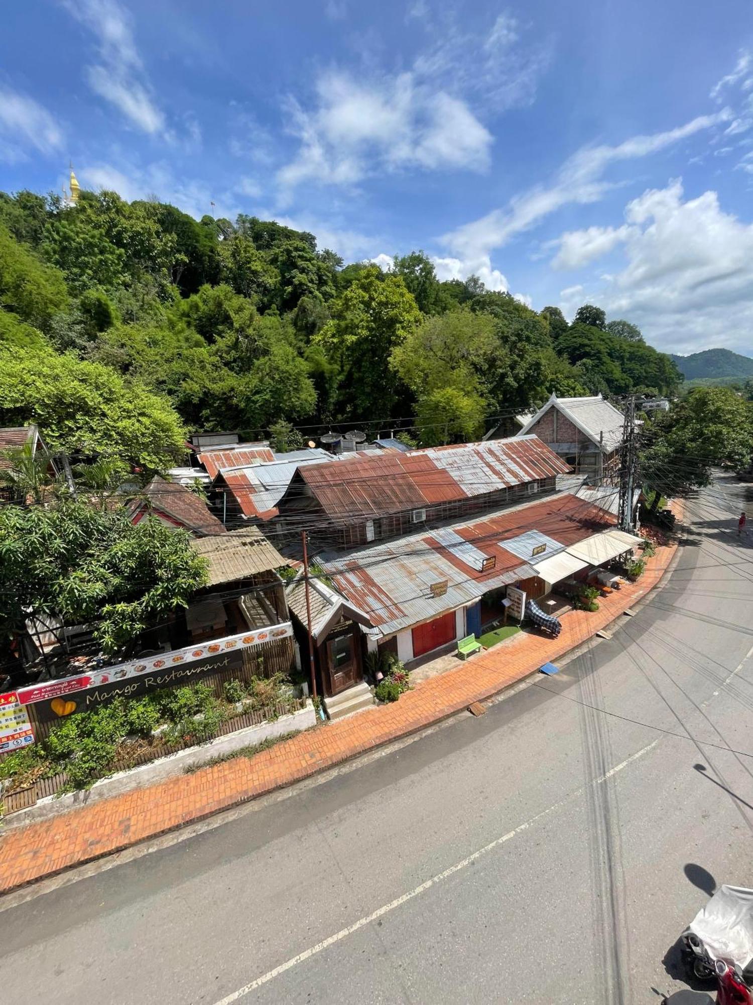 Villa Merry Lao Ban Aphay 루앙프라방 외부 사진